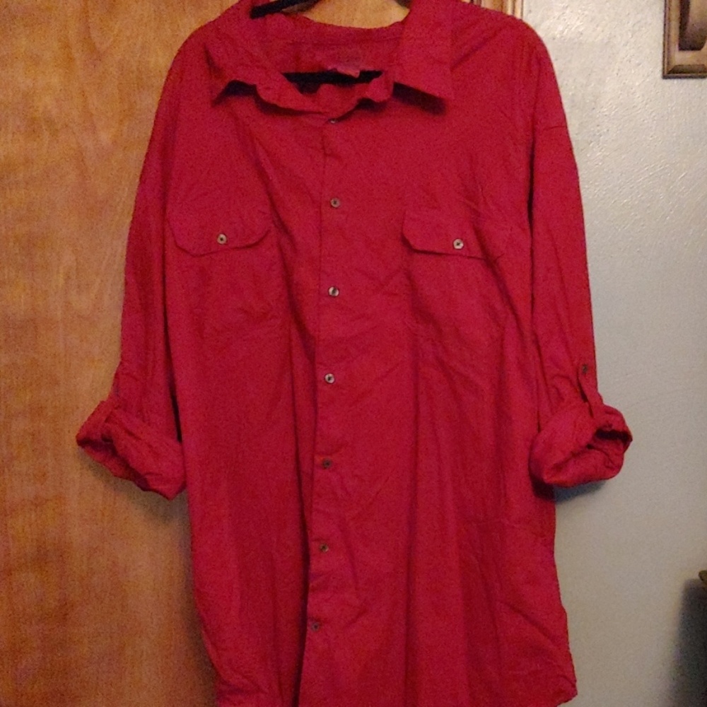 Red 3/4 sleeve shirt